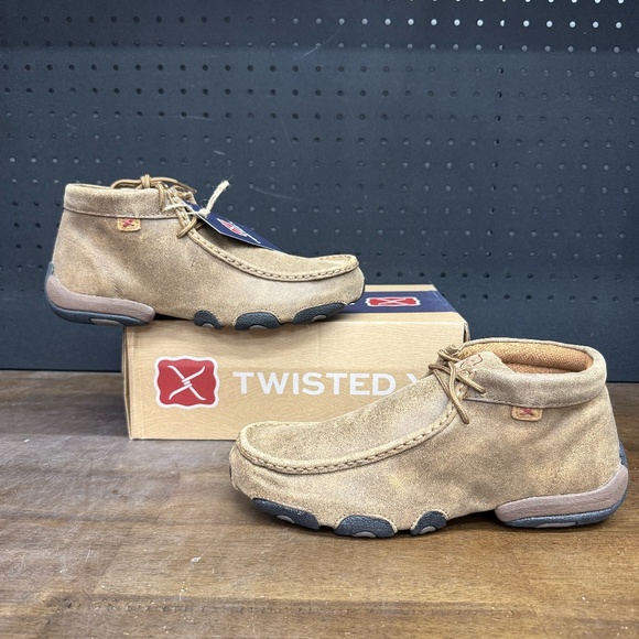 New W/ Box! Women's Twisted X Driving Mocs D Toe Brown Bomber Shoes Size 8 - Picture 1 of 5